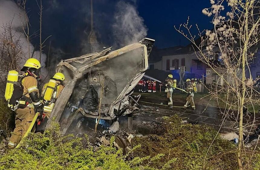 L540 Insheim: Head-on Collision Hospitalizes Drivers, Road Closed